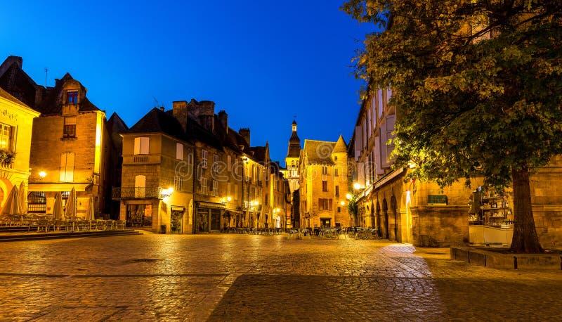 sarlat empty street morning