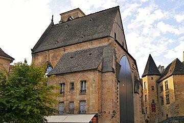 Sarlat glass elevator view