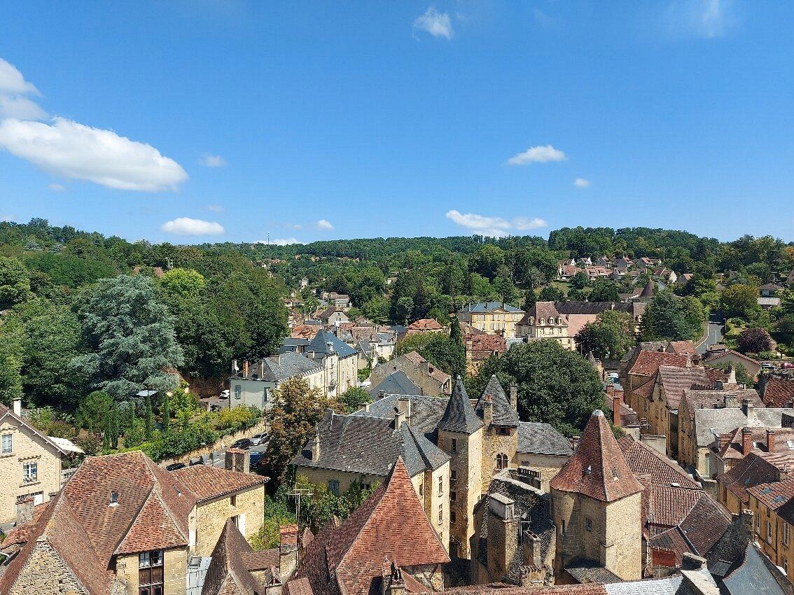 Sarlat glass elevator view