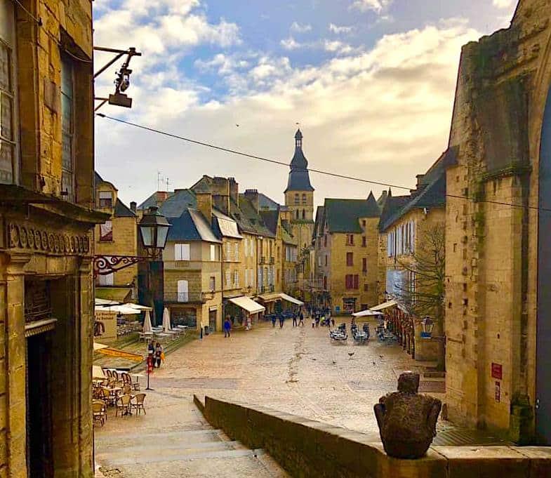 sarlat medieval town market